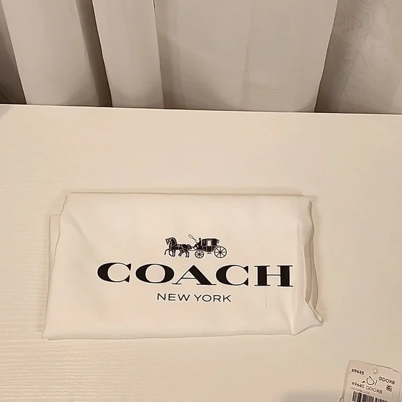 NWT Coach City Zip Tote Bag With Horse And Carriage - Picture 11 of 16